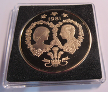 Load image into Gallery viewer, 1981 CHARLES &amp; DIANA WEDDING AT ST PAULS G/PLATED PROOF MEDAL CAPSULE BOX &amp; COA
