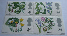 Load image into Gallery viewer, 1966 FLOWERS 4d 6 STAMPS MNH WITH TRAFFIC LIGHTS &amp; CLEAR FRONTED STAMP HOLDER
