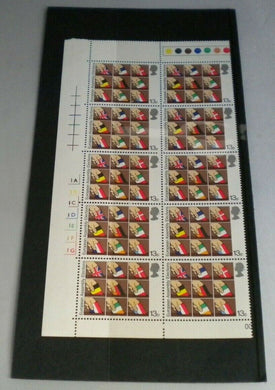 1979 EUROPEAN ASSEMBLY ELECTIONS 13p BLOCK OF 10 STAMPS MNH & TRAFFIC LIGHTS