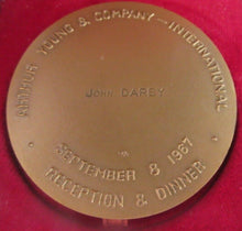 Load image into Gallery viewer, 1967 9TH INTERNATIONAL CONGRESS OF ACCOUNTING A YOUNG &amp; COMPANY BRONZE MEDAL+BOX
