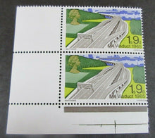 Load image into Gallery viewer, 1968 M4 VIADUCT BRIDGE 1s 9d 7 X STAMPS MNH IN CLEAR FRONTED STAMP HOLDER
