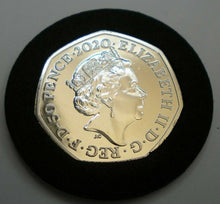 Load image into Gallery viewer, HYLAEOSAURUS MANTELL 1833 2020 50p Coin BUNC WITH INSERT, CAPSULE &amp; POUCH
