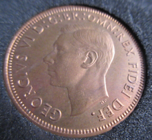 Load image into Gallery viewer, UK 1950 KING GEORGE VI BRONZE HALF PENNY WITH CAPSULE BOX AND COA
