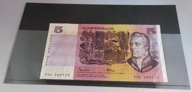 1967 AUSTRALIA FIVE DOLLARS $5 BANKNOTE COOMBS RENDAL PUC 569155  IN HOLDER