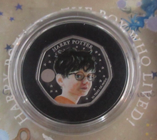 Load image into Gallery viewer, Harry Potter &#39;The Boy Who Lived&#39; Silver Proof Coloured UK 50p Royal Mint Coin
