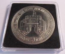 Load image into Gallery viewer, 1952-1977 SOUTHAMPTON SALUTES THE SILVER JUBILEE BU BRASS MEDAL CAPSULE BOX &amp;COA
