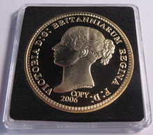 Load image into Gallery viewer, 2006 QUEEN VICTORIA UNA &amp; THE LION G/PLATED PROOF MEDAL CAPSULE BOX &amp; COA
