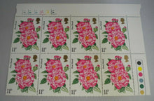 Load image into Gallery viewer, 1976 ROSA MUNDI 11P BLOCK OF EIGHT STAMPS MNH &amp; TRAFFIC LIGHTS
