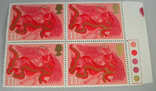 Load image into Gallery viewer, 1975 CHRISTMAS ANGEL WITH HORN 11P EIGHT STAMPS MNH &amp; TRAFFIC LIGHTS
