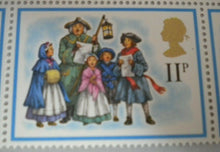 Load image into Gallery viewer, 1978 18TH CENTURY CAROL SINGERS 11P BLOCK OF 8 STAMPS MNH WITH TRAFFIC LIGHTS
