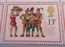 Load image into Gallery viewer, 1978 CHRISTMAS THE BOARS HEAD 13P GUTTER PAIRS 20 STAMPS MNH WITH TRAFFIC LIGHTS
