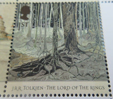 Load image into Gallery viewer, 2004 JRR TOLKIEN LORD OF THE RINGS 1ST CLASS SET TEN STAMPS MNH IN STAMP HOLDER
