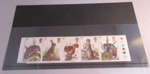 Load image into Gallery viewer, 1977 BRITISH WILDLIFE 9p 10 X STAMPS MNH WITH TRAFFIC LIGHTS &amp; STAMP HOLDER
