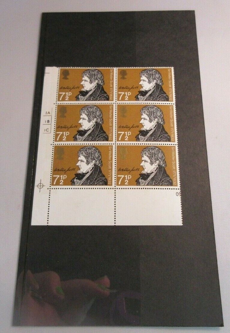 1971 SIR WALTER SCOTT BIRTH BICENTENARY 7 1/2p BLOCK OF 6 STAMPS MNH