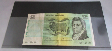 1974 AUSTRALIA TWO DOLLARS $2 BANKNOTE PHILLIPS WHEELER HDL500915  IN HOLDER
