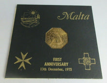 Load image into Gallery viewer, 1975 MALTA COAT OF ARMS FIRST ANNIVERSARY BUNC 25 CENTS COIN WITH INFO CARD
