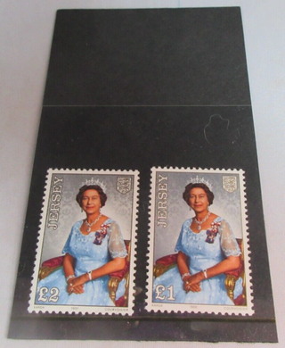 JERSEY QUEEN ELIZABETH II  £2 & £1 STAMPS MNH IN A CLEAR FRONTED STAMP HOLDER
