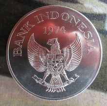 Load image into Gallery viewer, 1974 ROYAL MINT BUNC INDONESIA CONSERVATION ORANGUTAN SILVER 5000 RUPEES COIN
